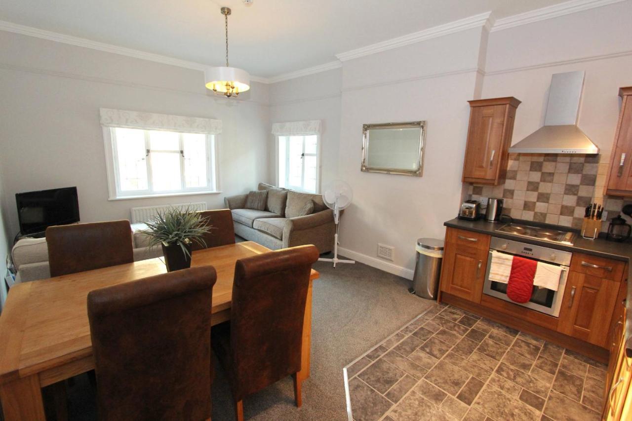 Character Apartment With Views Over City Centre & The Historic Rows Chester Exterior photo